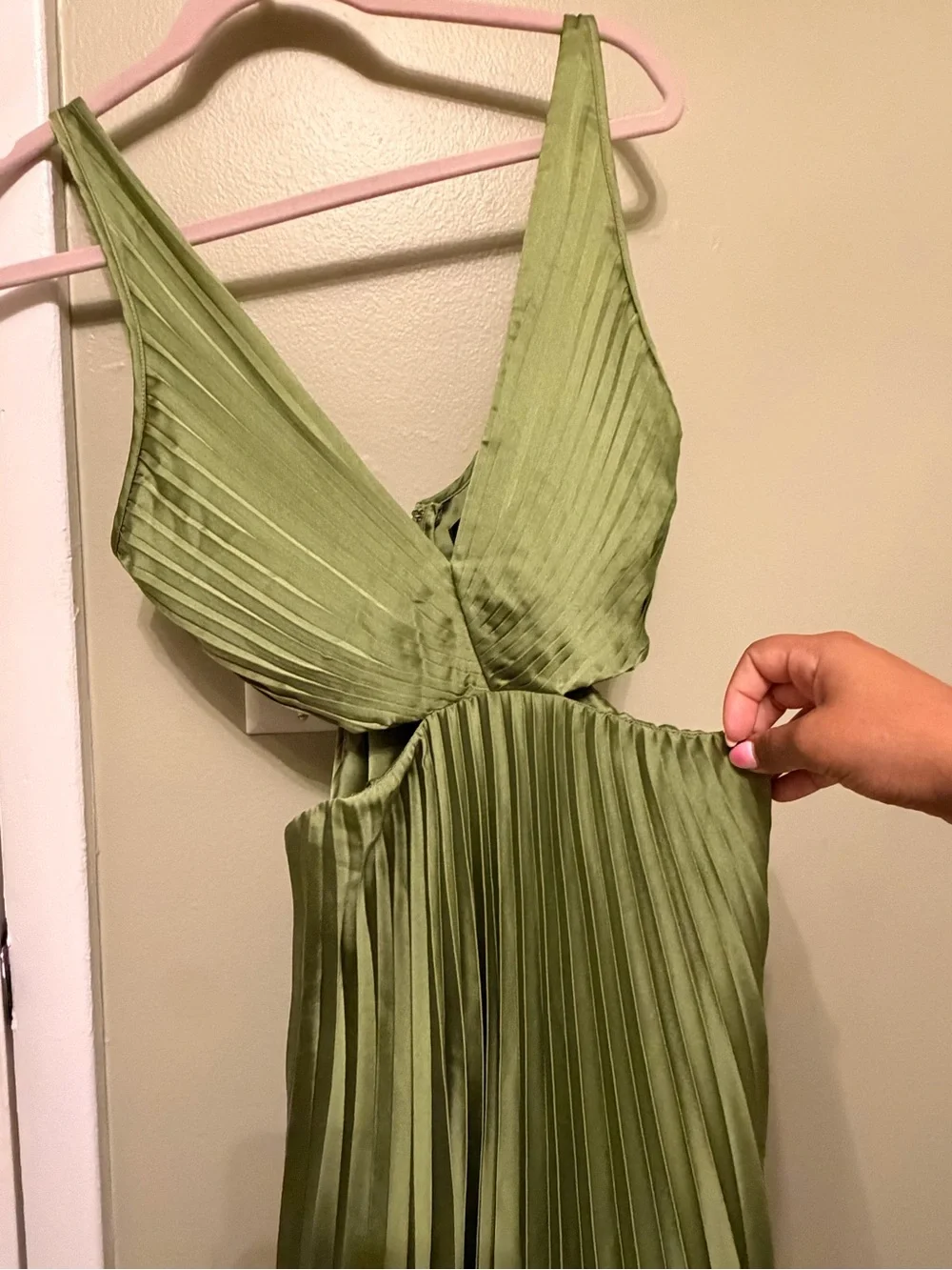 Green Pleated V-Neck Maxi Dress